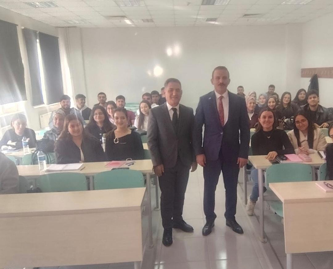 Fakültemiz Kamu Politikaları dersine Kilis Vali Yardımcısı Sayın Murat DEMİRBİLEK konuk olarak katılmıştır